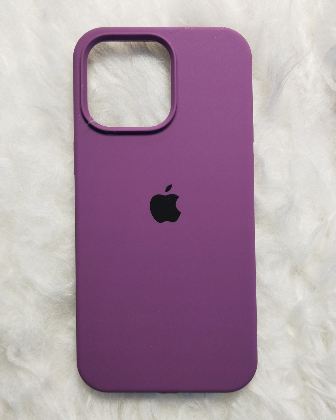Light Purple Silicone Case – Soft Finish & Elegant Everyday Protection