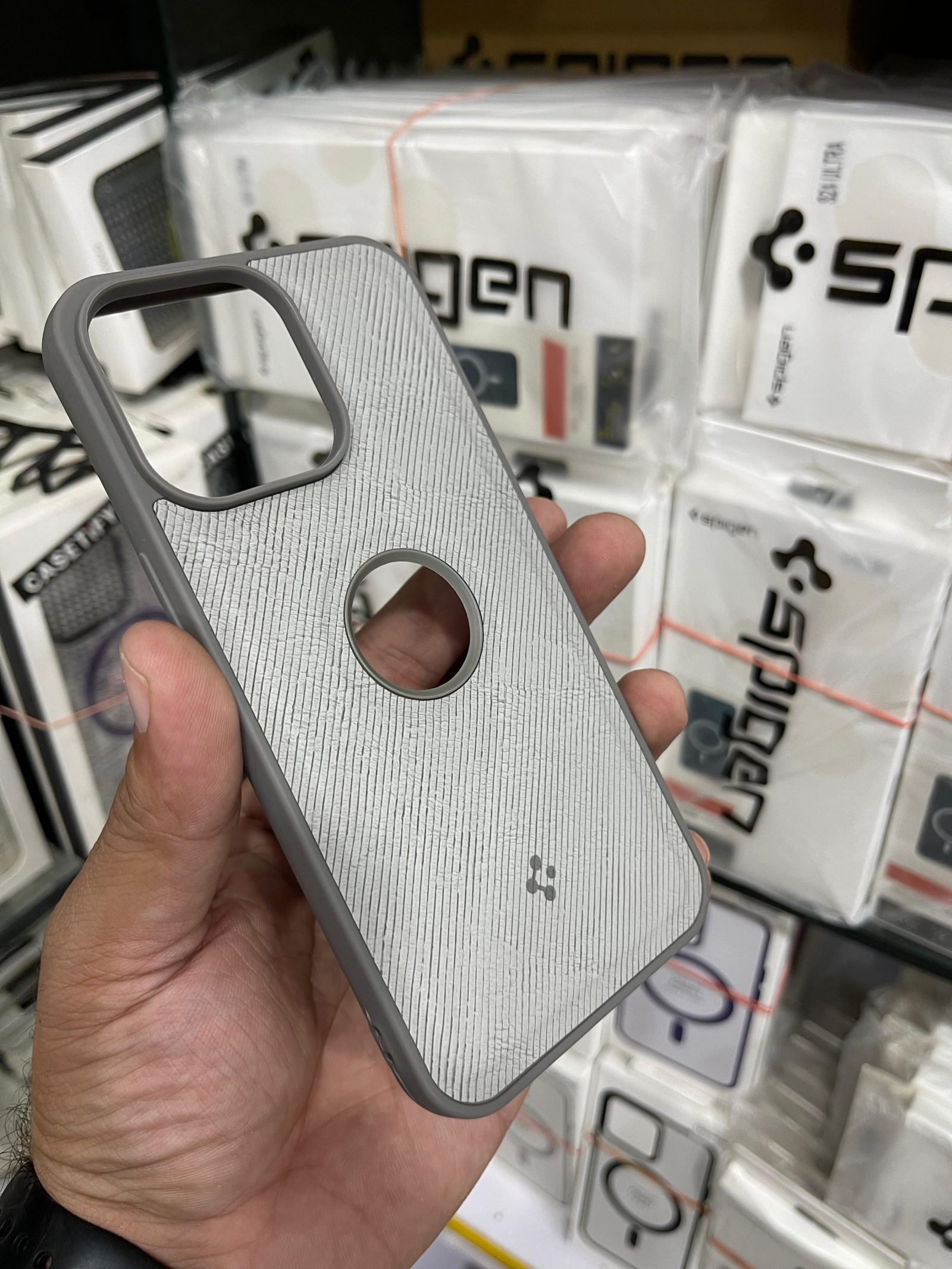 Spigen Fabric Textured
