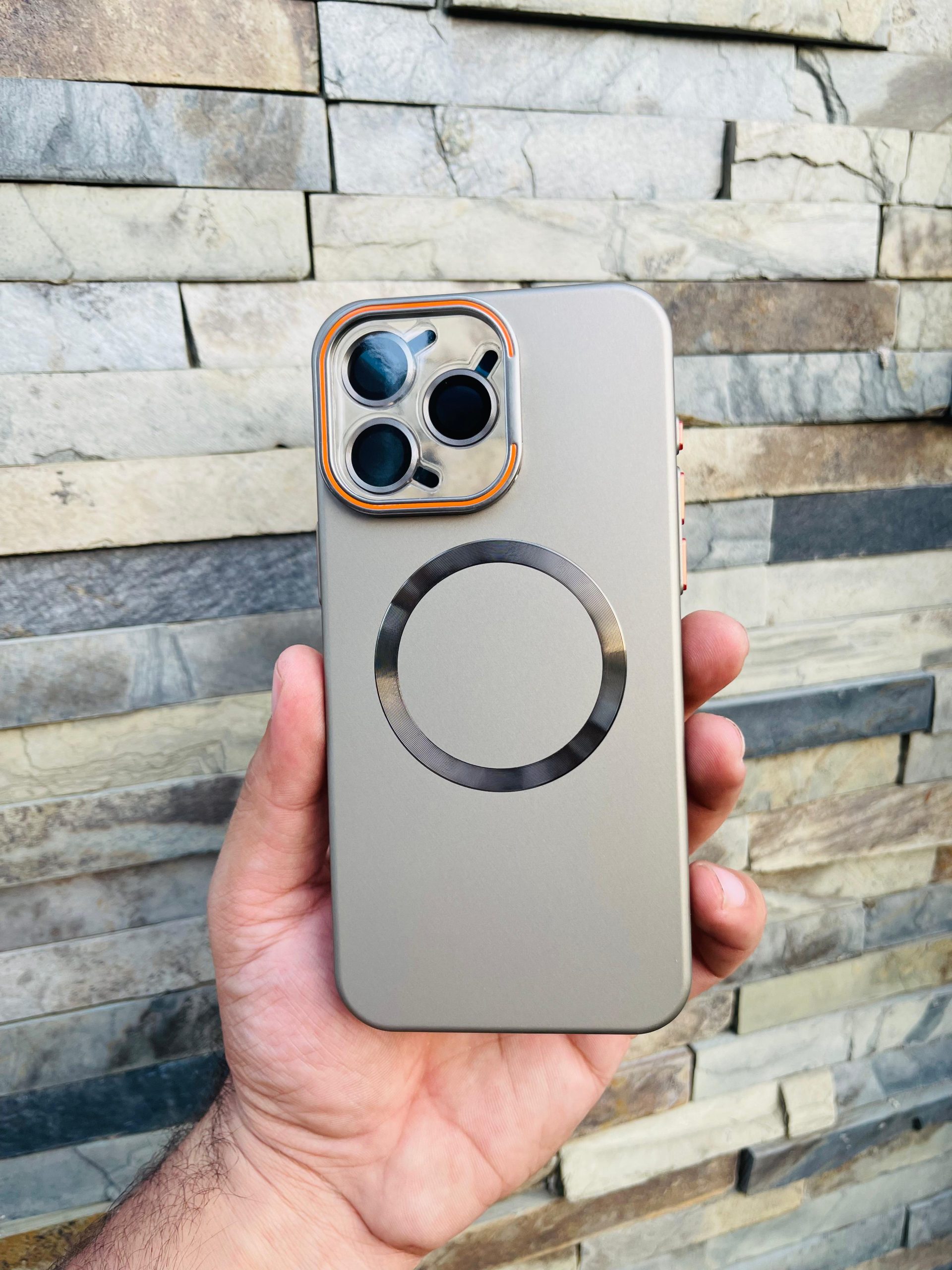 Megsafe NT window case with camera protection