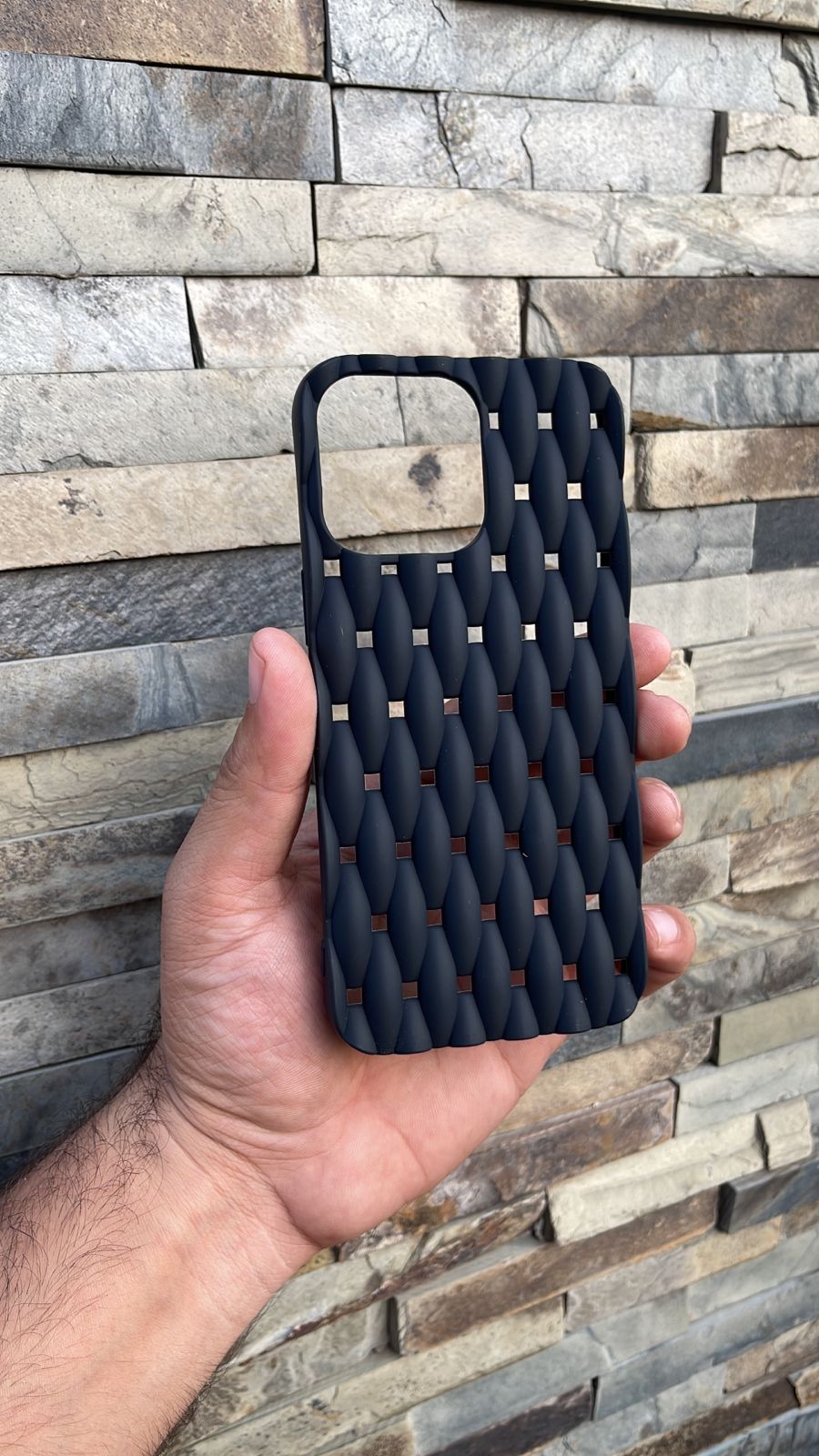 Oval Woven case for iPhone